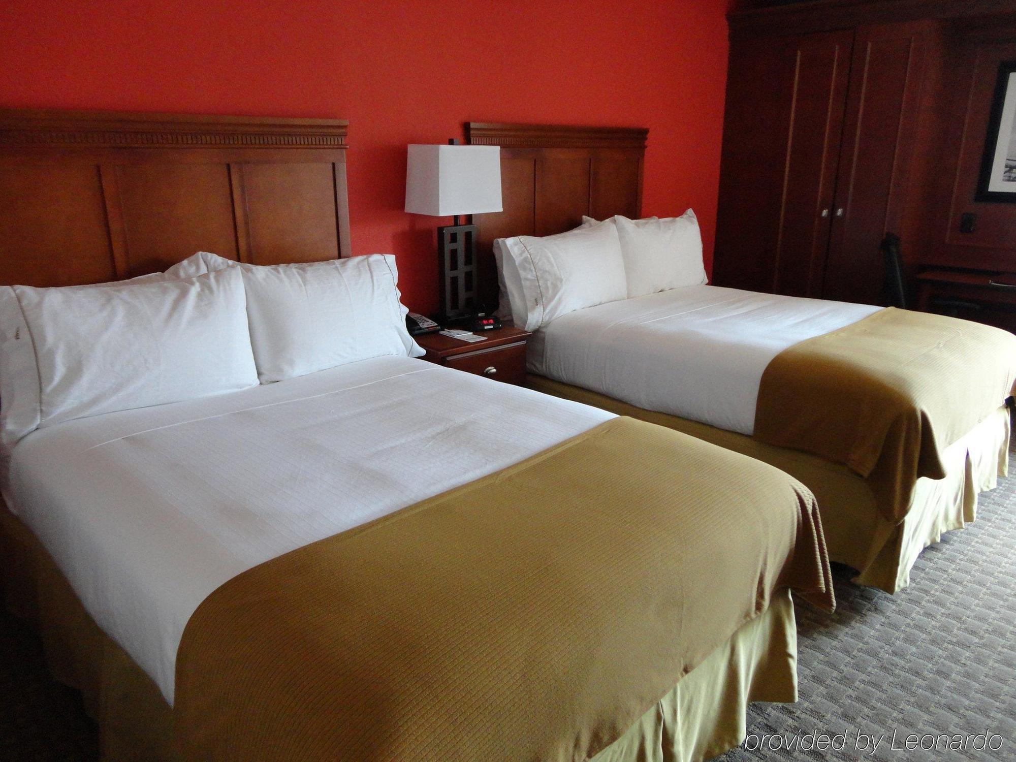 Holiday Inn Express Crestwood By Ihg Esterno foto